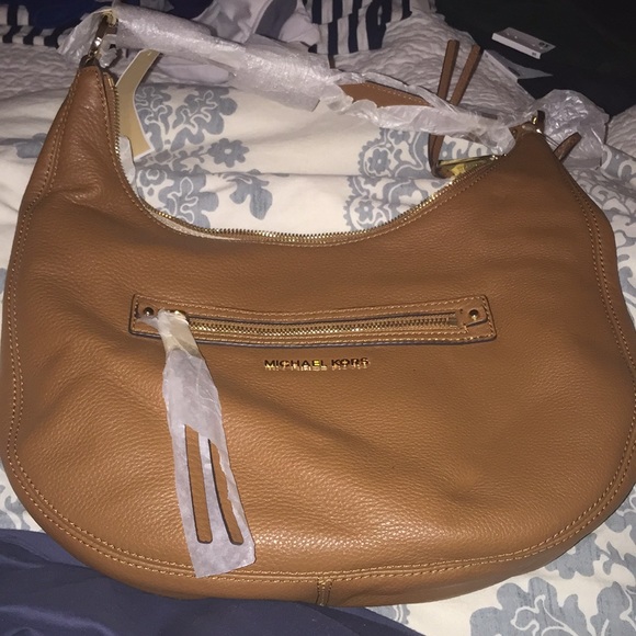 MICHAEL Michael Kors Handbags - NWT Michael Kors Leather Purse